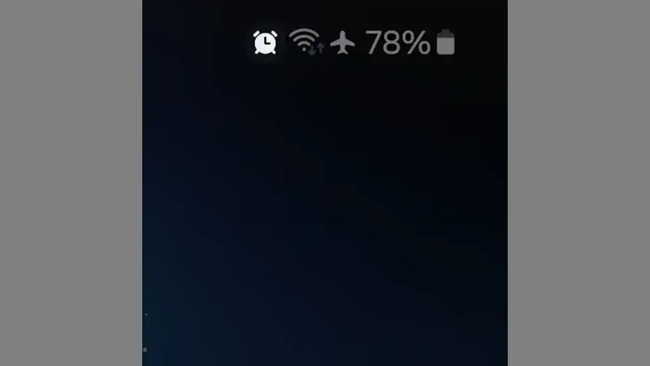 Androidスマホで設定していない「アラームのアイコン」が表示される理由は？