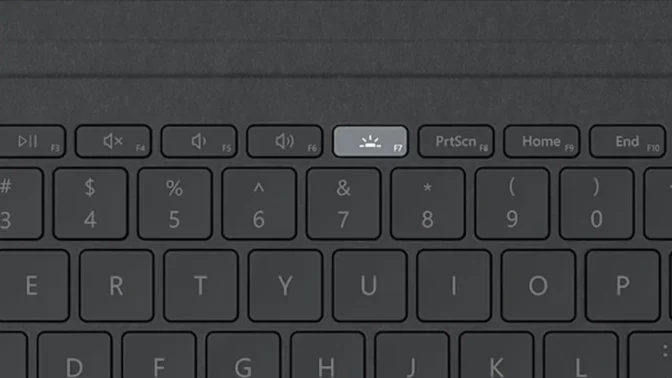 Surface→キーボード→キーボードバックライトの調整