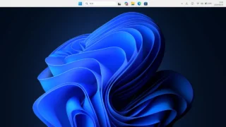 Windows 11→デスクトップ→タスクバー→上